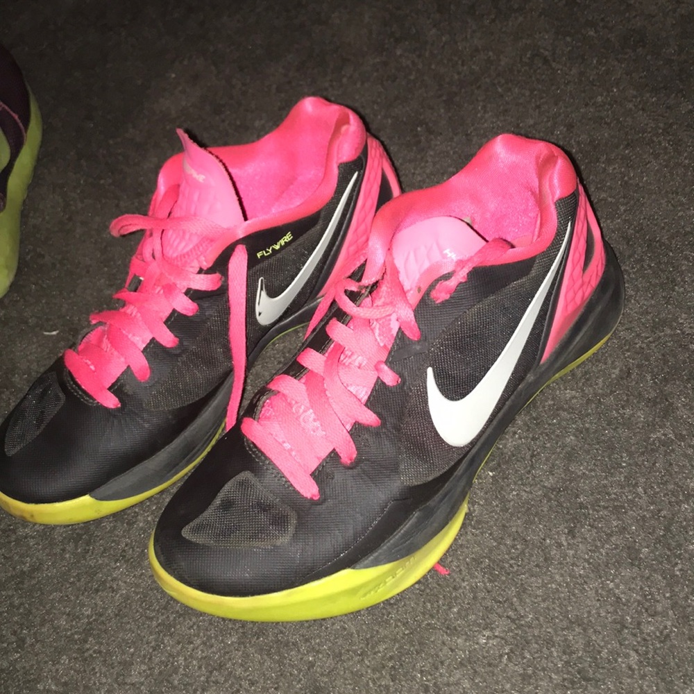 nike hyper spike volleyball/ tennis shoes